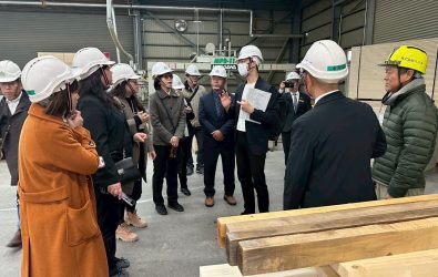 SQ10292-3彰化市回訪日本森町 彰化市公所代理主任秘書陳瑞仁率團回訪日本北海道森町,與岡嶋康輔町長就文化、教育、產業及觀光等議題交流,深化台日友好關係。(彰化市公所提供)