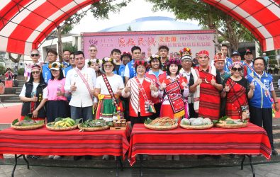 原民舞動彰化！16族族人今聚彰化縣立體育館圓形廣場參加原民文化節，以舞蹈與體能競技展現各族特色。（記者陳雅芳攝）