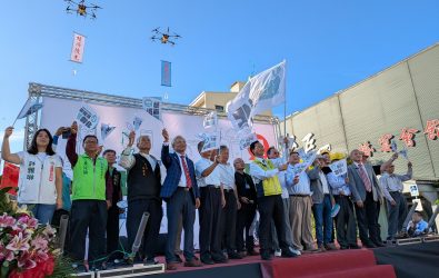 翻轉彰化！彰化市長林世賢成立「彰化隊」，逾2千人到場支持，宣示打造AI綠能科技首都，帶動產業升級、吸引青年返鄉。（記者陳雅芳攝）