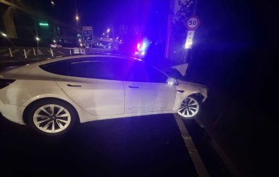 1141116-211疑恍神釀禍！國一南崁匝道自撞　27歲男頭部擦傷送醫。-