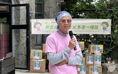 圖一-芥菜種會董事長蔡仁松表示芥菜種會透過三福助人網，關懷脆弱家庭的需要。(芥菜種