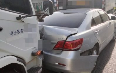 1141126-211國一五車碰撞引壅塞　警方：保持安全距離至關重要