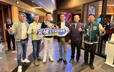 活動由公益企業董事長陳怡寧及總經理樊芳銘贊助包場，影片製作人李㼈也親自到場分享創作理念。（圖／記者蘇榮泉攝）