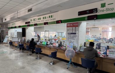 公路局臺中區監理所彰化監理站表示，高齡駕駛換照新制明年上路，70歲以上長者可透過體檢與安全教育延長駕照使用年限。（彰化監理站提供）