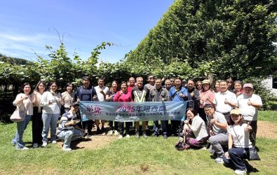 彰化縣長王惠美率團赴紐西蘭參訪 BeeNZ honey 蜂蜜工廠及奇異果園，從生產、品管到國際行銷全方位學習世界級農業經驗。（縣政府提供）